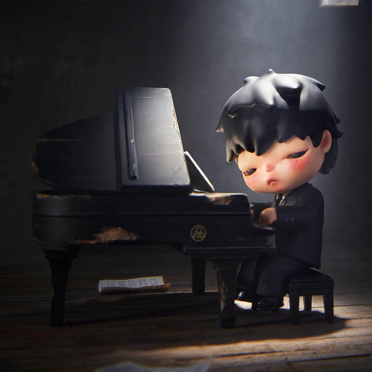Hirono Pianist Collectible Figure